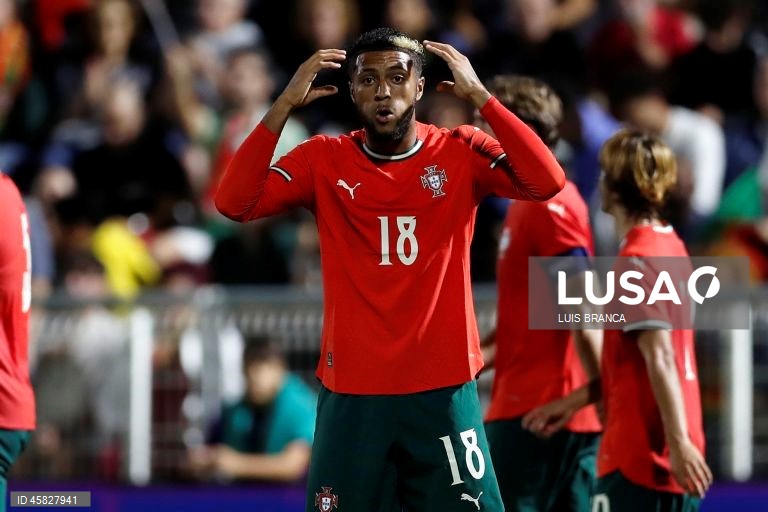A seleção portuguesa conservou hoje a liderança do Grupo B de apuramento para o europeu de futebol de sub-21, ao vencer 3-0 na receção à Bulgária, em jogo disputado em Portimão.