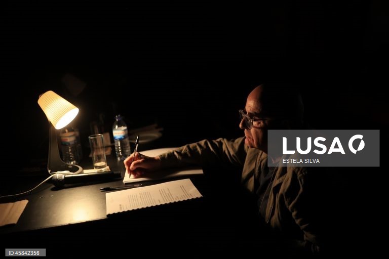 Teatro: Ensaio de imprensa de “al mada nada” de Ricardo Pais