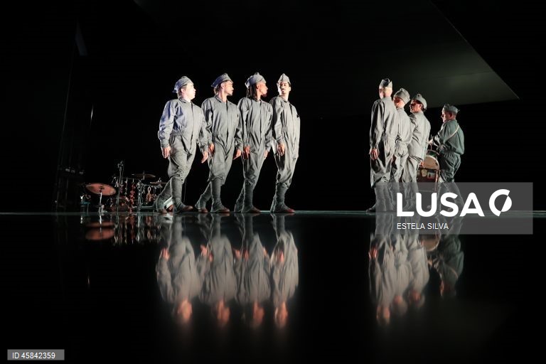 Teatro: Ensaio de imprensa de “al mada nada” de Ricardo Pais