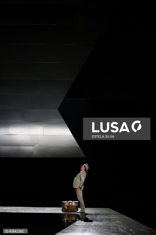 Teatro: Ensaio de imprensa de “al mada nada” de Ricardo Pais