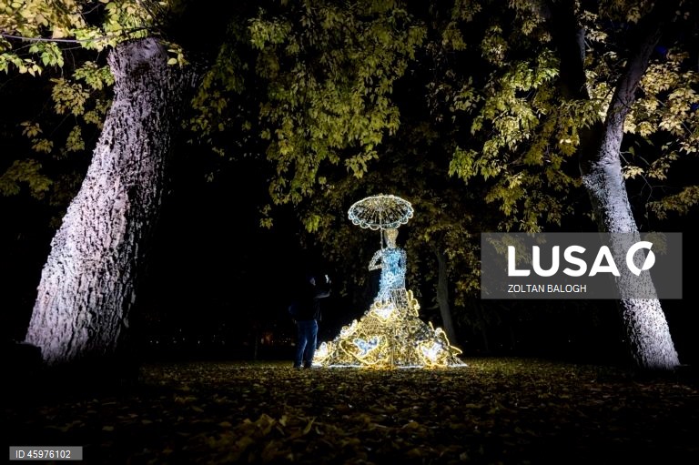 HUngria: Exposição de luzes Magic World do Lumina Park em Budapeste