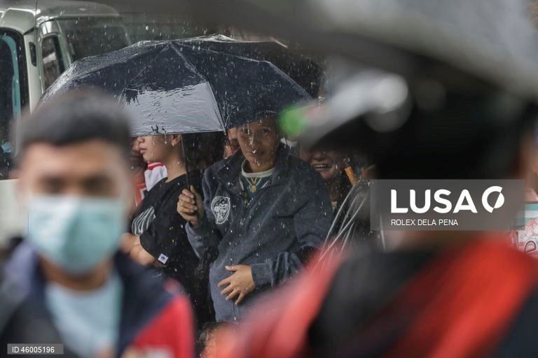 Filipinas: O tufão Fung-Wong causa inundações, cortes de energia e danos materiais