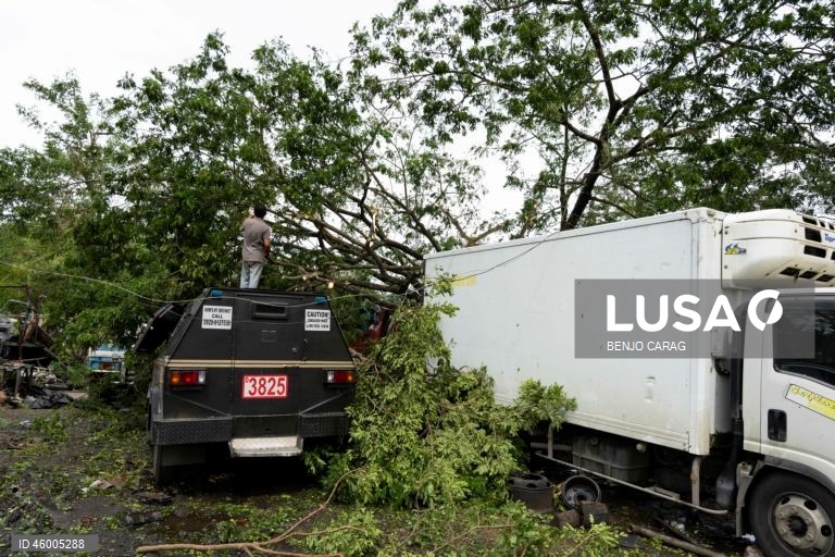 Filipinas: O tufão Fung-Wong causa inundações, cortes de energia e danos materiais