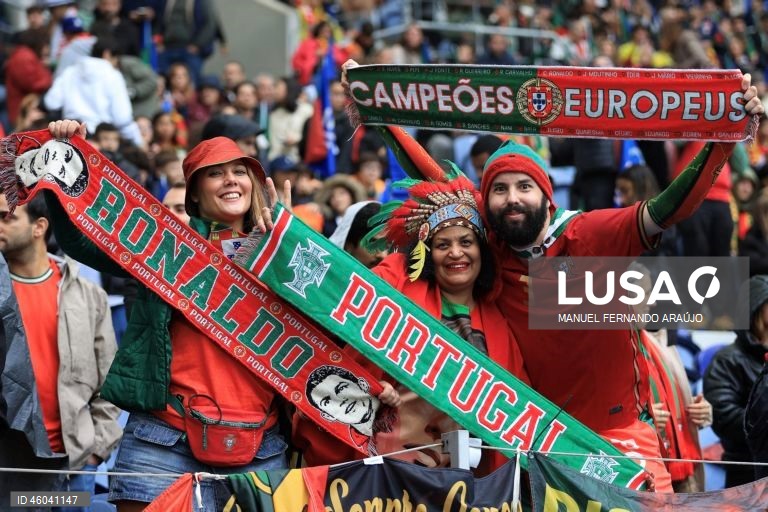 A seleção portuguesa de futebol assegurou hoje a nona presença num Campeonato do Mundo, ao golear por 9-1 a Arménia, na sexta e última jornada do Grupo F da qualificação europeia, no Estádio do Dragão, no Porto.