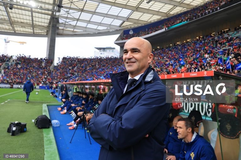 A seleção portuguesa de futebol assegurou hoje a nona presença num Campeonato do Mundo, ao golear por 9-1 a Arménia, na sexta e última jornada do Grupo F da qualificação europeia, no Estádio do Dragão, no Porto.