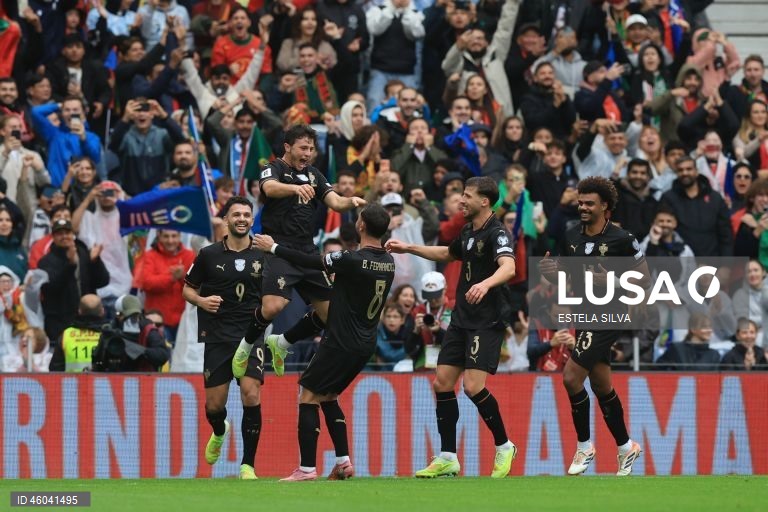 A seleção portuguesa de futebol assegurou hoje a nona presença num Campeonato do Mundo, ao golear por 9-1 a Arménia, na sexta e última jornada do Grupo F da qualificação europeia, no Estádio do Dragão, no Porto.