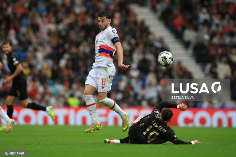 A seleção portuguesa de futebol assegurou hoje a nona presença num Campeonato do Mundo, ao golear por 9-1 a Arménia, na sexta e última jornada do Grupo F da qualificação europeia, no Estádio do Dragão, no Porto.