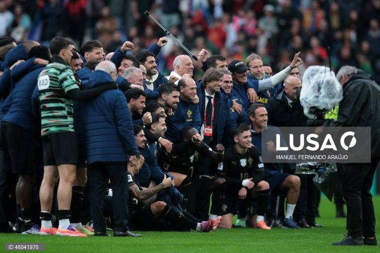 A seleção portuguesa de futebol assegurou hoje a nona presença num Campeonato do Mundo, ao golear por 9-1 a Arménia, na sexta e última jornada do Grupo F da qualificação europeia, no Estádio do Dragão, no Porto.
