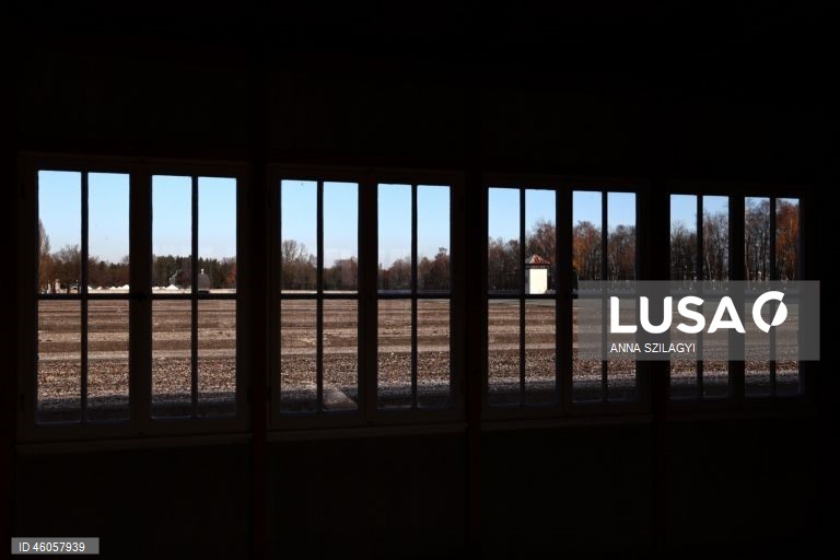 Alemanha: ministro da Cultura alemão Wolfram Weimer visita campo de concentração de Dachau