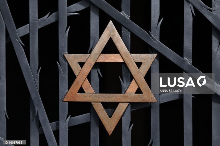 Alemanha: ministro da Cultura alemão Wolfram Weimer visita campo de concentração de Dachau