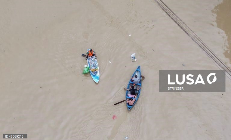 Vietname: Dezenas de mortos após chuvas torrenciais e inundações