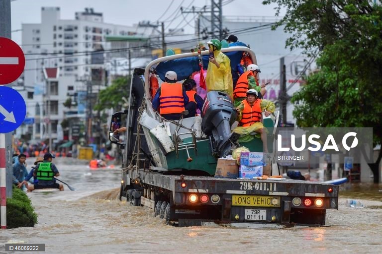 Vietname: Dezenas de mortos após chuvas torrenciais e inundações