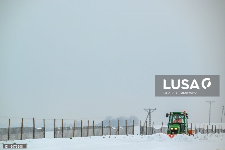 Polónia: Forte nevão no sudeste