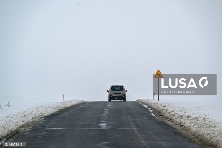 Polónia: Forte nevão no sudeste