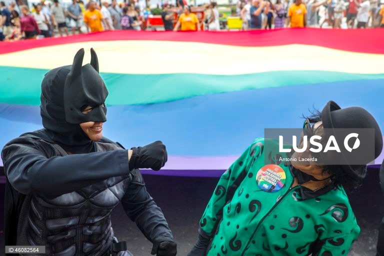 Brasil: Parada do Orgulho na Praia de Copacabana, no Rio e Janeiro