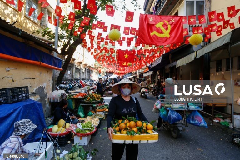 Vietname: Mercado de rua em Hanoi
