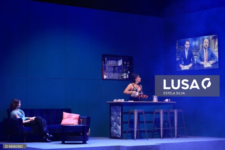 Ensaio de imprensa do espetáculo "Titus", inspirado na tragédia “Titus Andronicus” de Shakespeare, com encenação de Cátia Pinheiro e José Nunes, que assinam a adaptação do texto com Hugo van der Ding, no Teatro Carlos Alberto, no Porto, 25 de novembro de 2025. A peça, que estreia dia 27 de novembro, é uma criação da Estrutura em coprodução com o Teatro Nacional São João e o Centro Cultural de Belém. ESTELA SILVA/LUSA