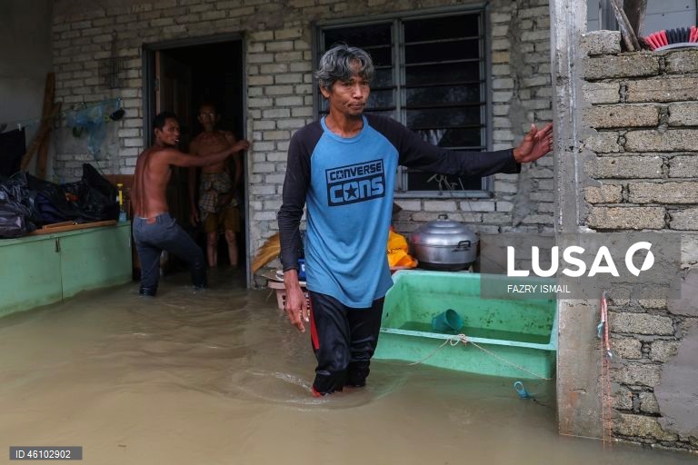 As inundações afetam a vida quotidiana na Malásia