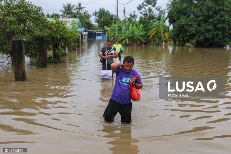 As inundações afetam a vida quotidiana na Malásia