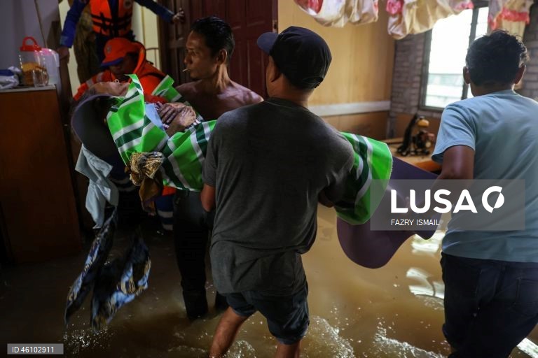 As inundações afetam a vida quotidiana na Malásia