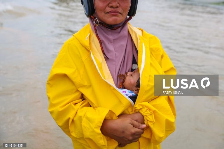 As inundações afetam a vida quotidiana na Malásia