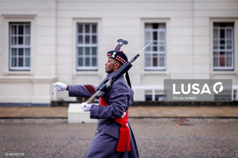 Empresa Balaklava pronta para assumir as funções cerimoniais da Guarda Real em Londres