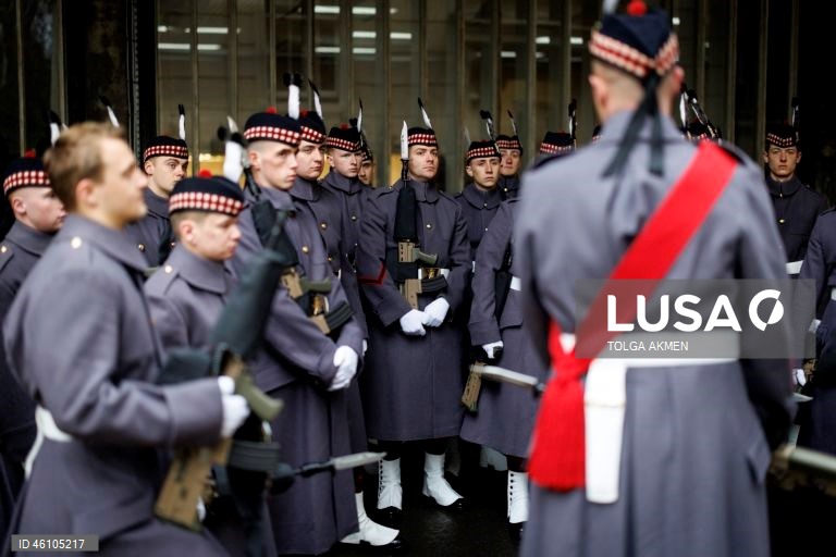 Empresa Balaklava pronta para assumir as funções cerimoniais da Guarda Real em Londres