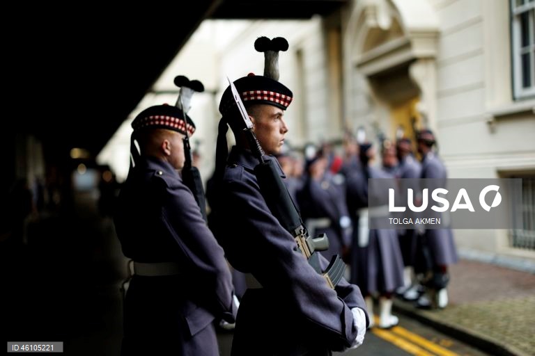 Empresa Balaklava pronta para assumir as funções cerimoniais da Guarda Real em Londres
