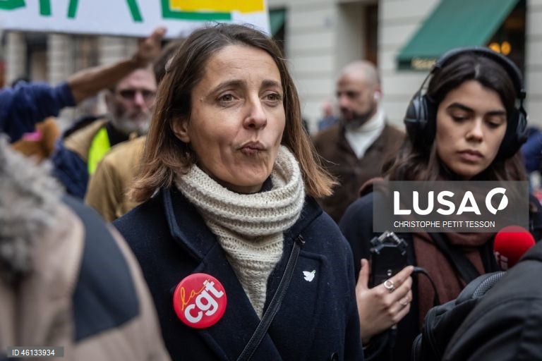 Paris: Sindicatos franceses protestam contra a preparação do orçamento do governo