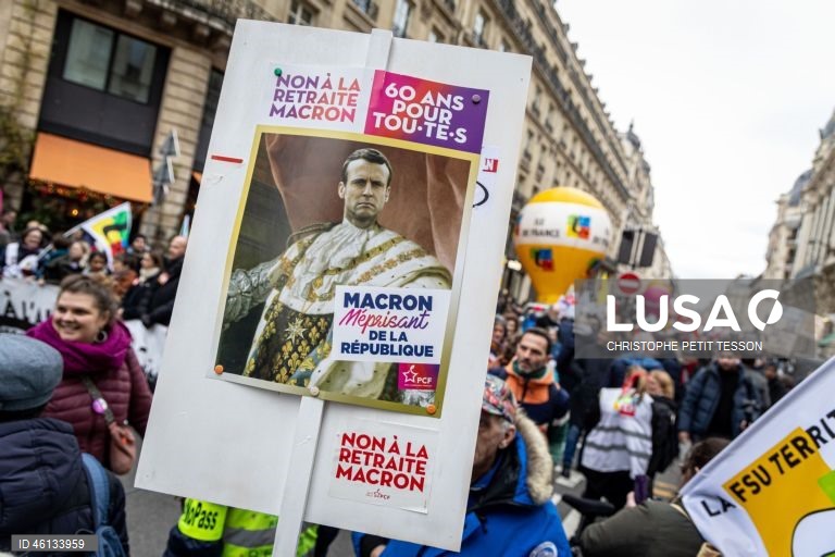Paris: Sindicatos franceses protestam contra a preparação do orçamento do governo