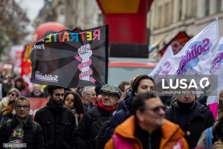 Paris: Sindicatos franceses protestam contra a preparação do orçamento do governo