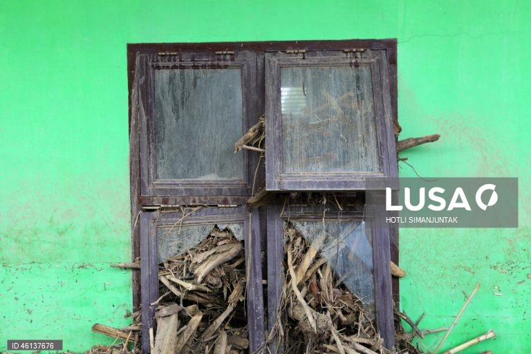 Indonésia: Rescaldo do ciclone Senyar na Ilha de Sumatra