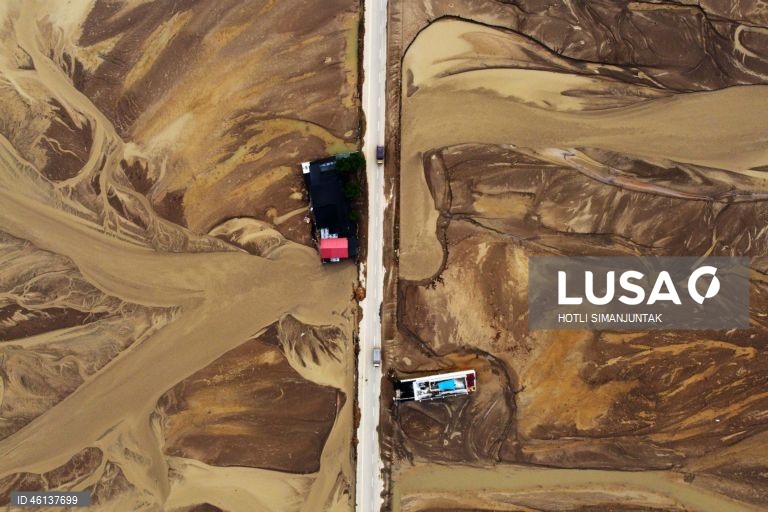 Indonésia: Rescaldo do ciclone Senyar na Ilha de Sumatra