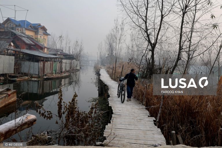 Índia: Onda de frio atinge Srinagar