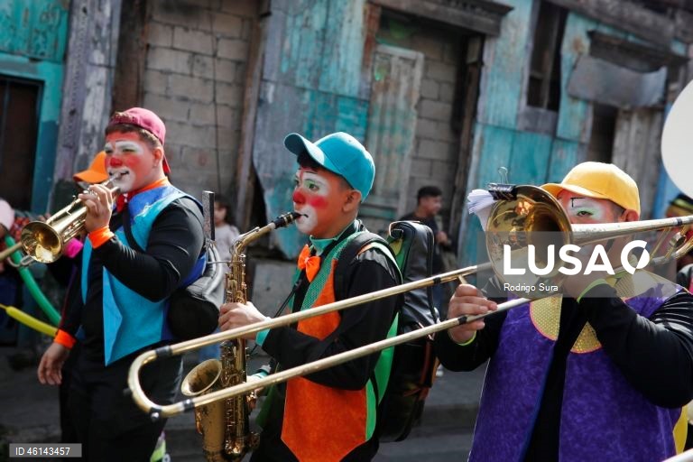 El Salvador: Desfile de palhaços em San Salvador