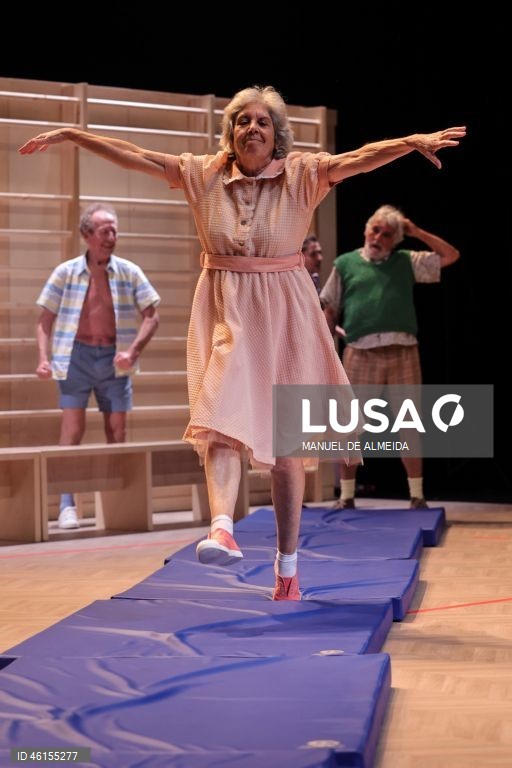 Ensaio do espetáculo "A esta hora, na infância neva", uma nova  criação do coreógrafo, encenador, e diretor artístico, Victor Hugo Pontes, com a Companhia Maior, no Centro Cultural de Belém, em Lisboa.