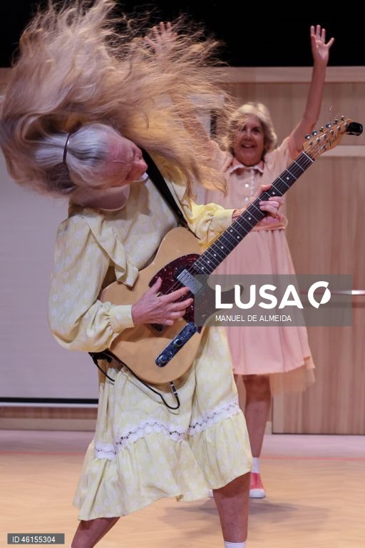 Ensaio do espetáculo "A esta hora, na infância neva", uma nova  criação do coreógrafo, encenador, e diretor artístico, Victor Hugo Pontes, com a Companhia Maior, no Centro Cultural de Belém, em Lisboa.