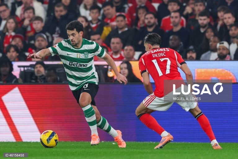 Benfica e Sporting empataram hoje 1-1 no dérbi que abriu a 13.ª jornada da I Liga portuguesa de futebol, deixando o FC Porto com caminho aberto para aumentar a vantagem no topo da competição.