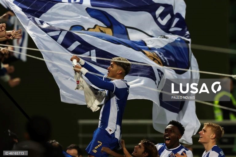 O FC Porto reforçou hoje a liderança da I Liga de futebol, vencendo o Tondela por 2-0, na 13.ª jornada, marcada pelo empate entre Sporting e Benfica, sobre os quais tem cinco e oito pontos de vantagem, respetivamente.