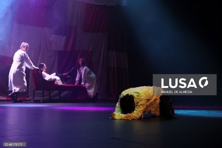 Teatro: Ensaio de imprensa da peça “Prometo-me Moderna”