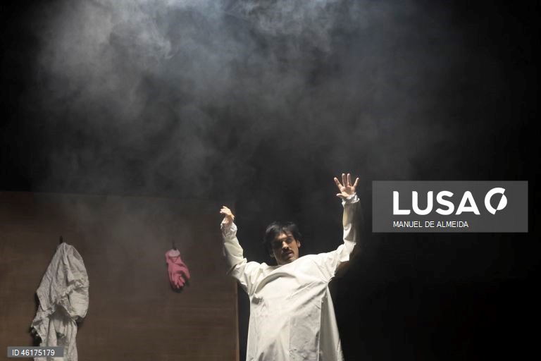 Teatro: Ensaio de imprensa da peça “Prometo-me Moderna”