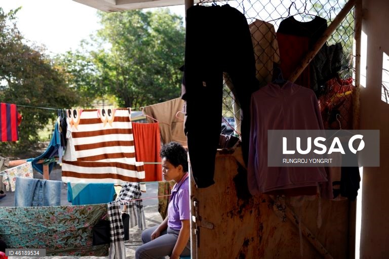 Tropas tailandesas e cambojanas entram em confronto devido a disputa fronteiriça.