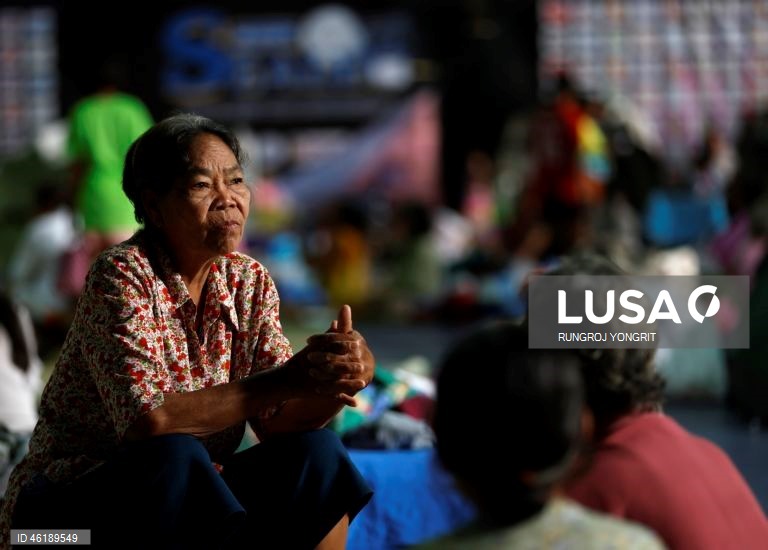 Tropas tailandesas e cambojanas entram em confronto devido a disputa fronteiriça.