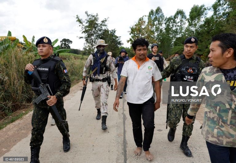 Tropas tailandesas e cambojanas entram em confronto devido a disputa fronteiriça.