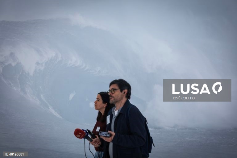 Visita de imprensa da exposição "Anne Imhof: Fun ist ein Stahlbad" no Museu de Serralves