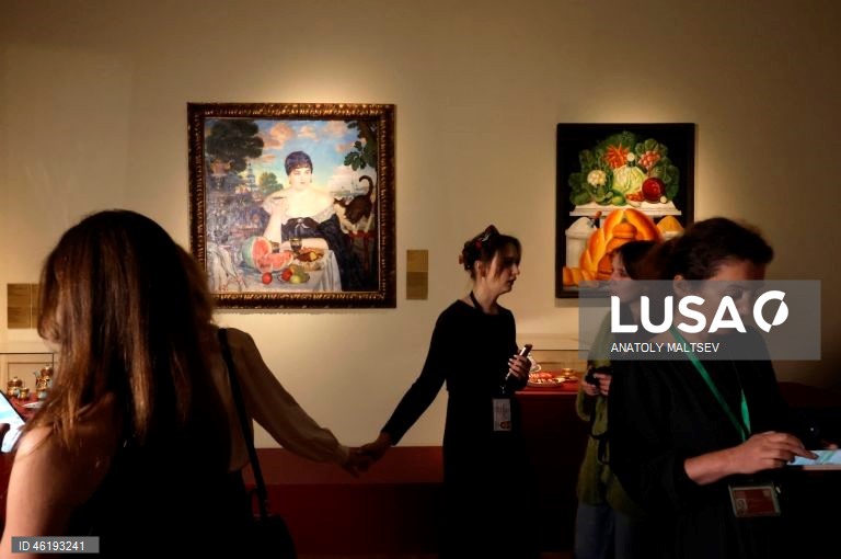 Rússia: Exposição "Tradição Russa" em São Petersburgo.