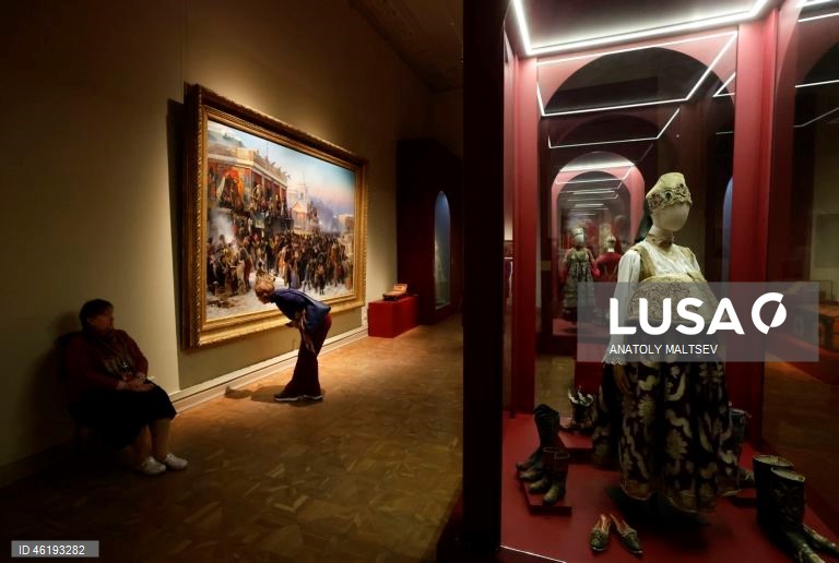 Rússia: Exposição "Tradição Russa" em São Petersburgo.