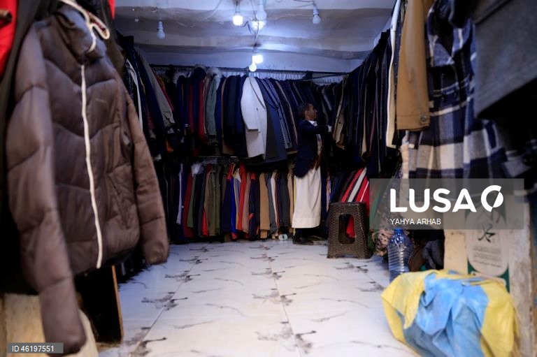 Iémen: Mercado de roupas de inverno usadas em Sana