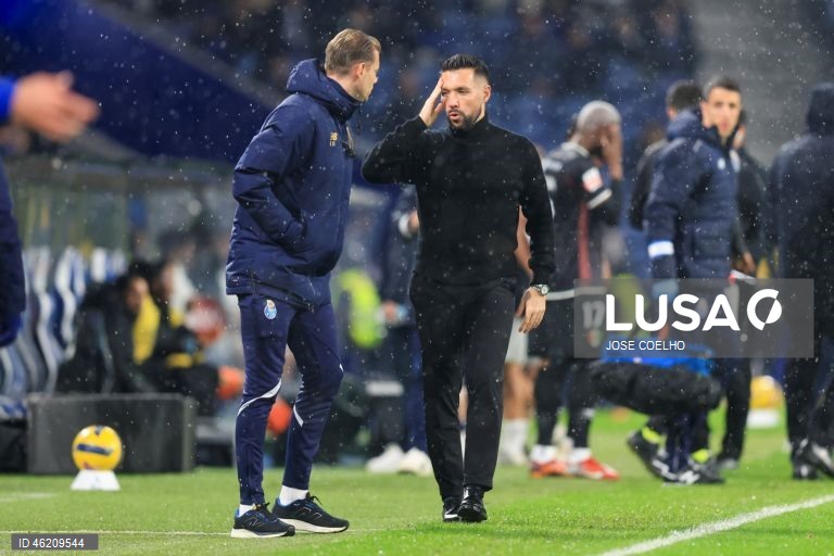 FC Porto vence o Estrela por 3-1 e chega aos 40 pontos, na liderança da Liga. Volta a repor a vantagem de cinco pontos para o Sporting e de oito para o Benfica.