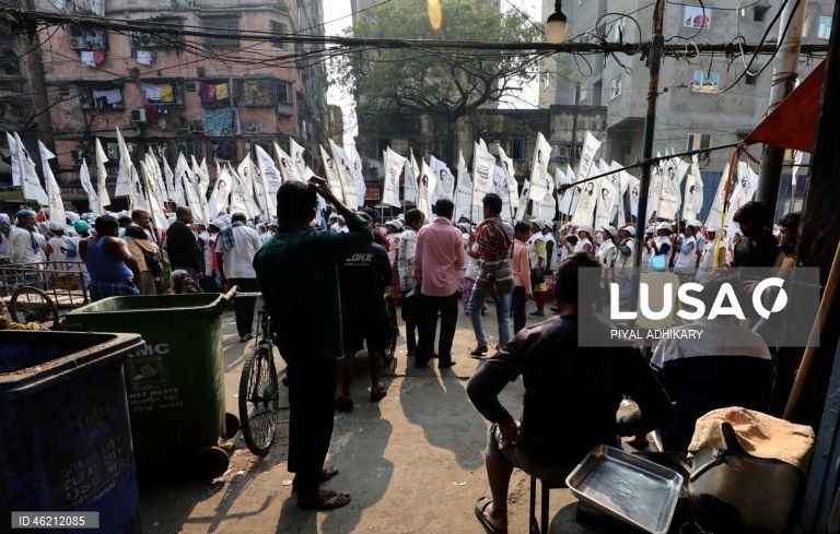 Índia: Protesto em Kolkata contra o aumento de violência contra as mulheres 